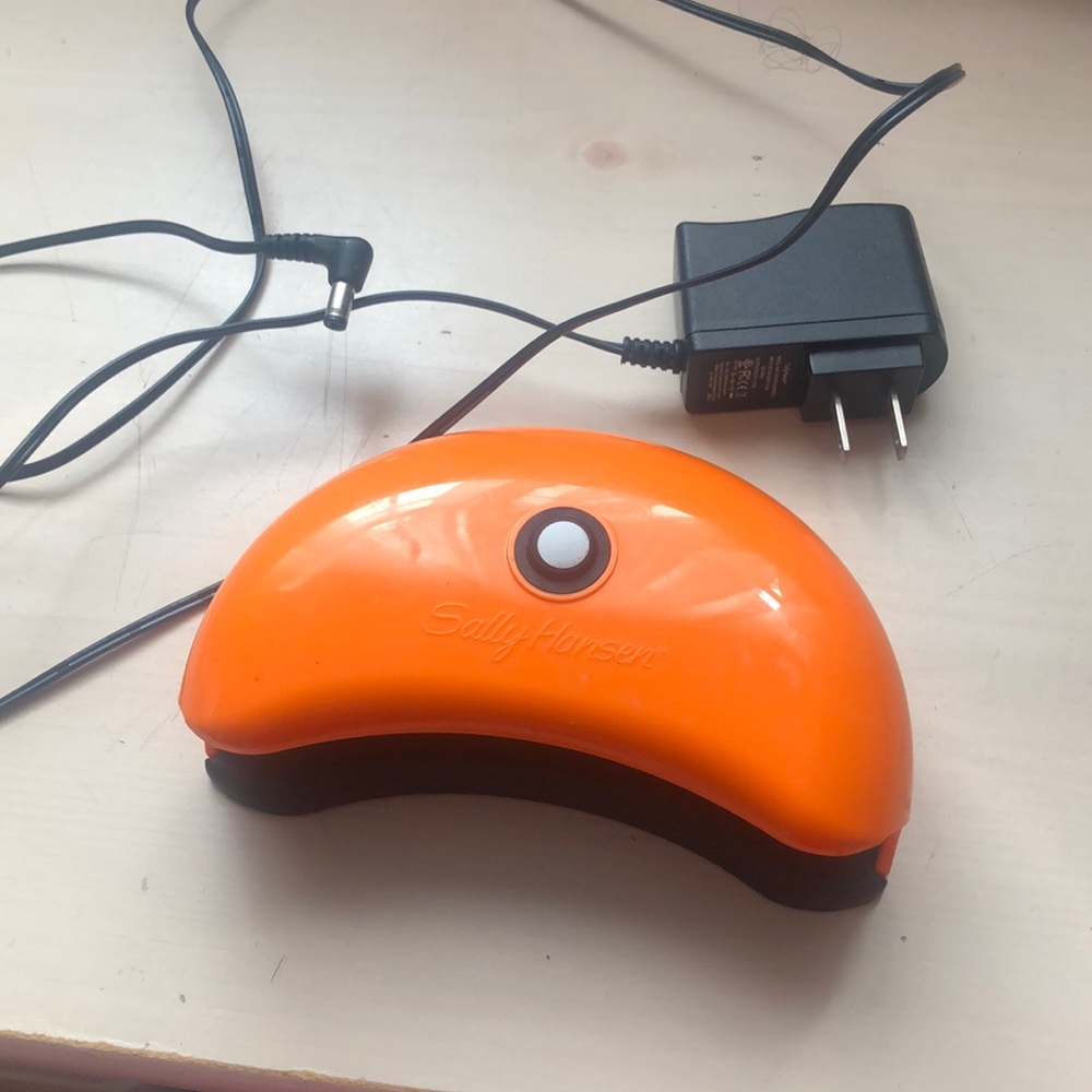 Sally Hansen LED LIGHT- Make Offer